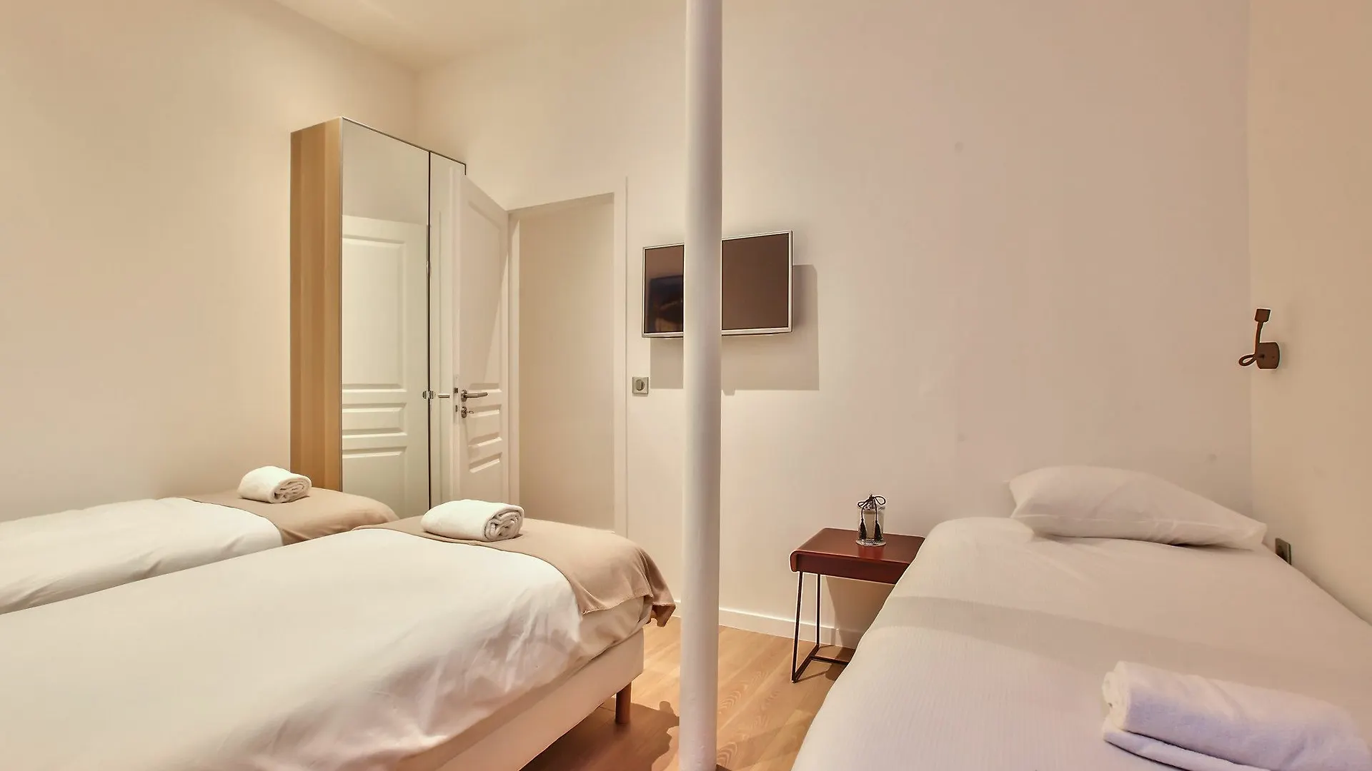 62 Luxury Flat Champs Elysees 1g *